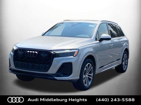 Used 2025 Audi Q7 2.0T Premium w/ Convenience Plus Package image 2