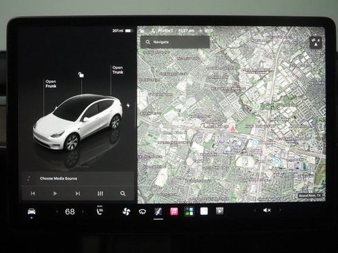 Used 2023 Tesla Model Y Long Range AWD/4WD image 23