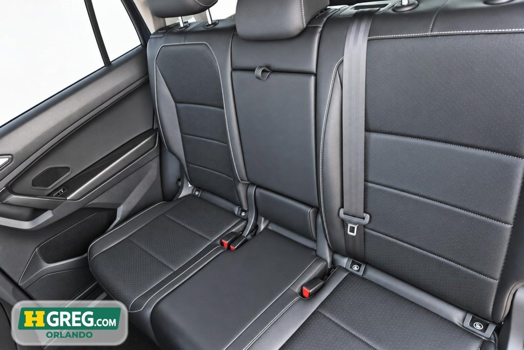 Used 2021 Volkswagen Tiguan SEL FWD image 13