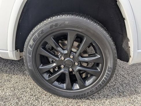 Used 2020 Jeep Grand Cherokee Altitude AWD/4WD image 18
