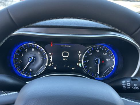 New 2026 Chrysler Pacifica Select w/ S Appearance Package image 11