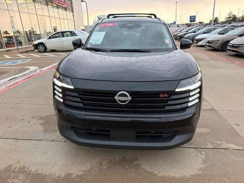 Certified 2025 Nissan Kicks SR FWD image 12