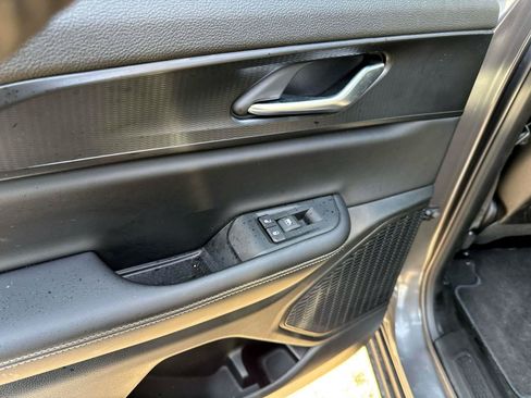 Used 2025 Jeep Grand Cherokee 4WD image 9