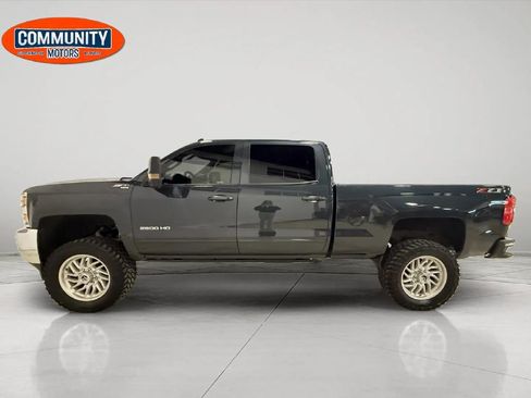 Used 2019 Chevrolet Silverado 2500 LT image 3