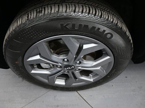 Certified 2024 Kia Seltos LX image 14