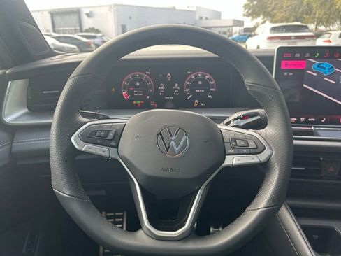 New 2026 Volkswagen Tiguan SE R-Line FWD image 20