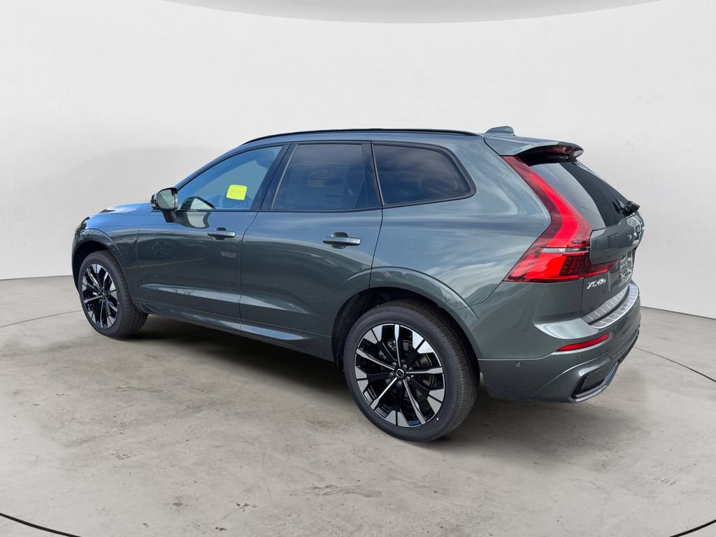 New 2027 Volvo XC60 B5 Plus AWD/4WD image 3