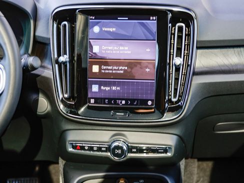 Used 2023 Volvo C40 P8 Recharge Ultimate image 15