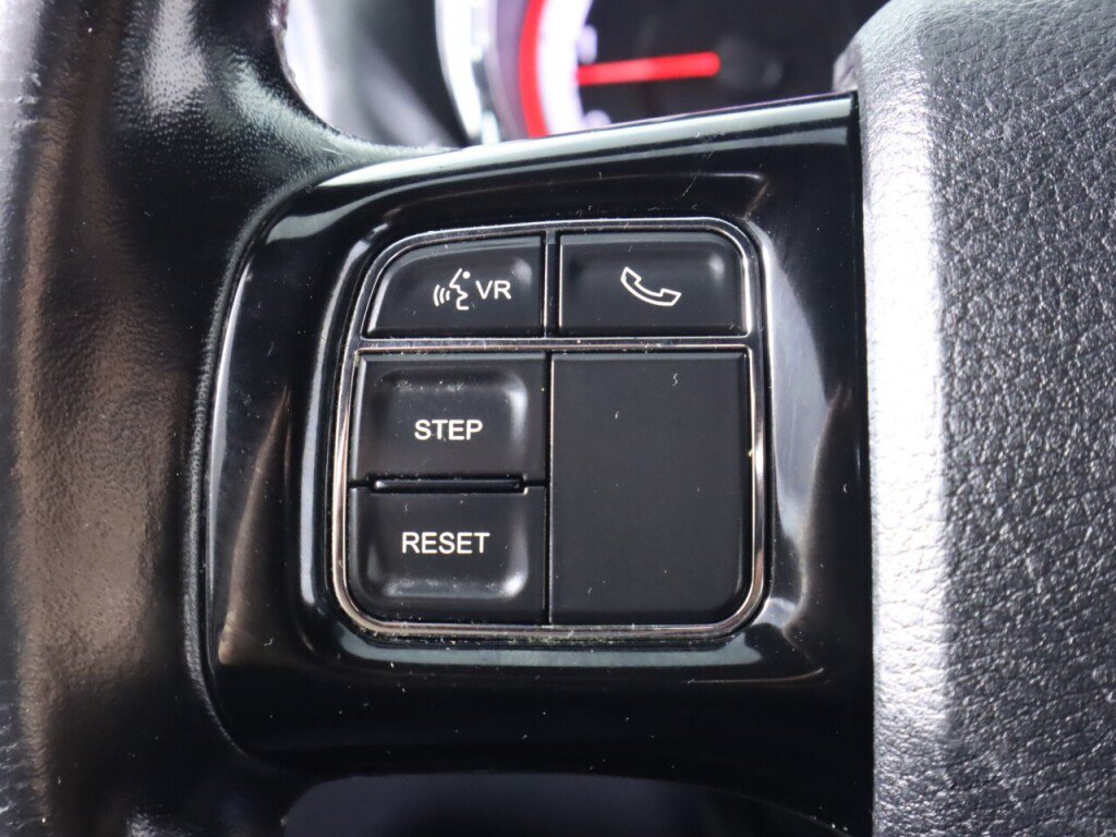 Used 2019 Dodge Grand Caravan SXT FWD image 12