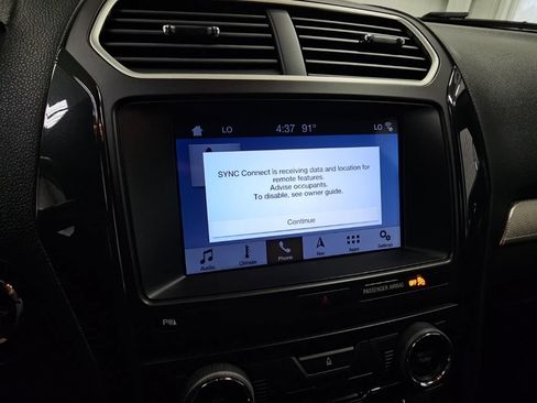 Used 2018 Ford Explorer XLT w/ Equipment Group 202A FWD image 18