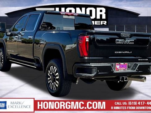 Used 2025 GMC Sierra 3500 Denali Ultimate AWD/4WD image 4