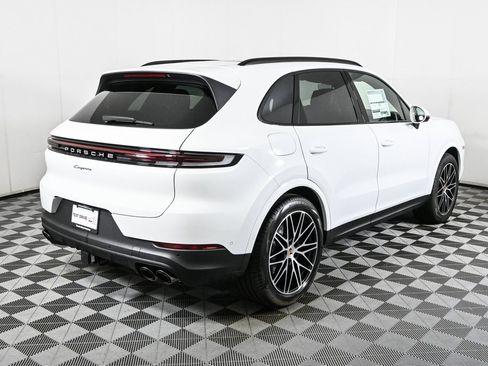 New 2025 Porsche Cayenne image 33