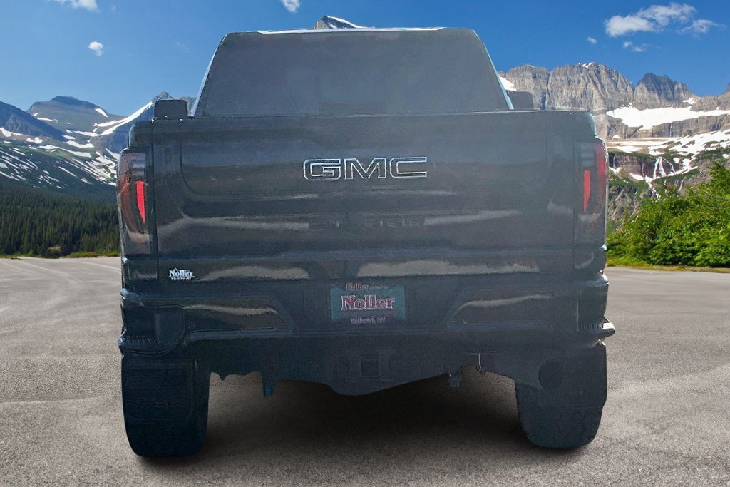 Used 2025 GMC Sierra 2500 AT4X AWD/4WD image 4