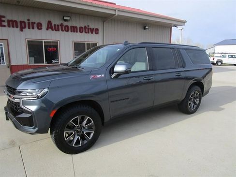 Used 2021 Chevrolet Suburban Z71 w/ Z71 Off-Road Package AWD/4WD image 3