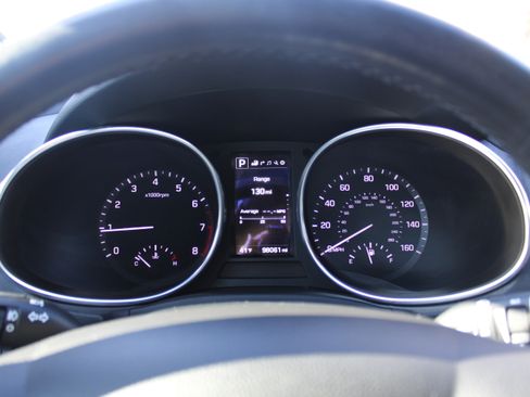 Used 2018 Hyundai Santa Fe Sport image 13