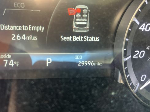 Used 2023 Toyota Highlander XLE AWD/4WD image 6