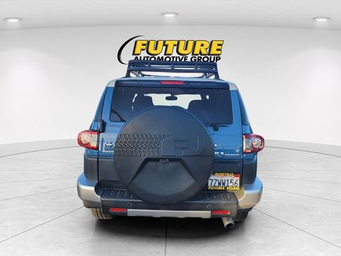 Used 2013 Toyota FJ Cruiser 4WD w/ Upgrade Pkg image 4