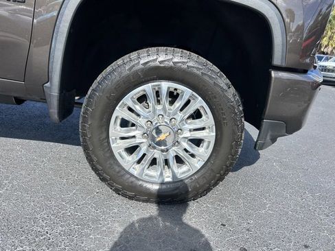 Used 2021 Chevrolet Silverado 2500 High Country w/ Z71 Off-Road Package image 8