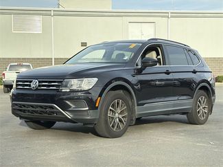 Used 2020 Volkswagen Tiguan SE w/ Panoramic Sunroof Package video 2