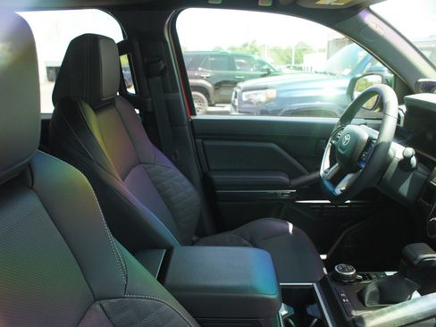 Used 2025 Toyota 4Runner TRD Off-Road Premium AWD/4WD image 4