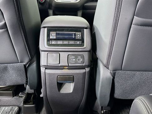 New 2026 Subaru Ascent Limited AWD/4WD image 31