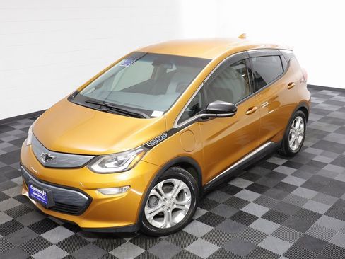 Used 2017 Chevrolet Bolt LT image 2