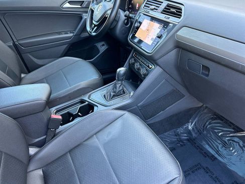 Used 2019 Volkswagen Tiguan SEL FWD image 16