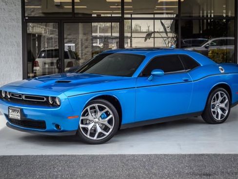 Used 2021 Dodge Challenger R/T image 2
