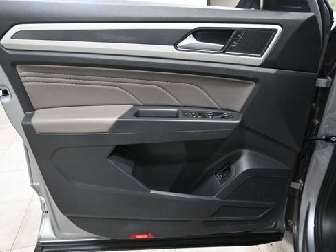Used 2022 Volkswagen Atlas SEL R-Line AWD/4WD image 9