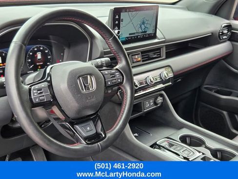Certified 2025 Honda Pilot Black Edition image 11