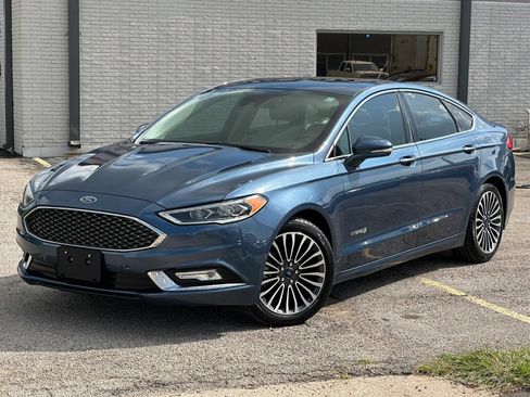 Used 2018 Ford Fusion Platinum FWD image 2