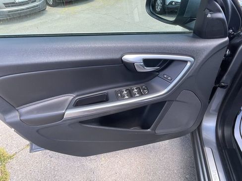 Used 2018 Volvo S60 T5 Inscription AWD/4WD image 11