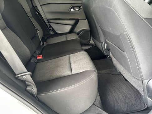 Used 2024 Nissan Rogue SV image 33