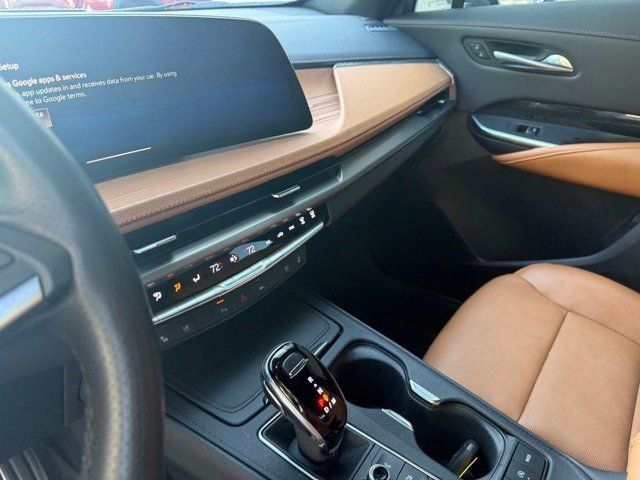 Certified 2025 Cadillac XT4 Sport FWD image 13