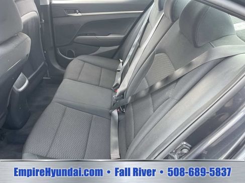 Used 2020 Hyundai Elantra SE w/ Cargo Package (C1) FWD image 13