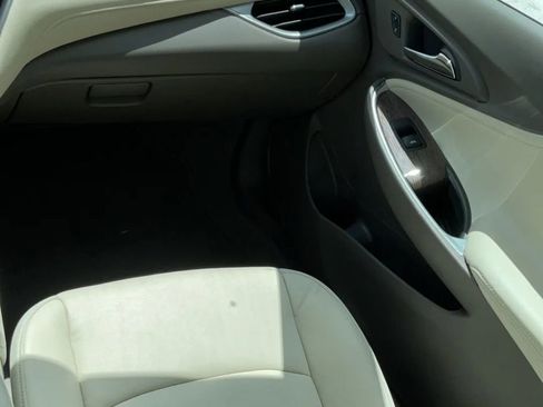 Used 2022 Chevrolet Malibu LT w/ Leather Package image 10