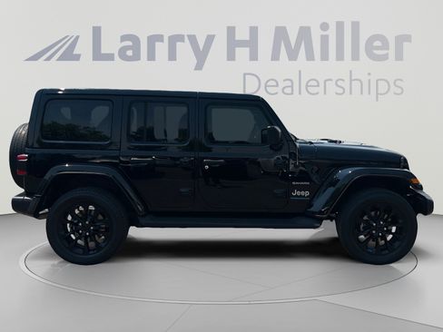 Used 2023 Jeep Wrangler Unlimited Sahara w/ Cold Weather Group AWD/4WD image 6
