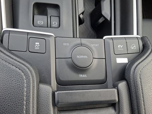 Used 2024 Toyota Grand Highlander Limited image 29