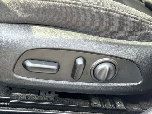 Used 2023 Chevrolet Malibu LT image 32