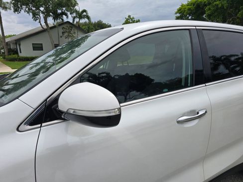 Used 2019 Kia Sorento FWD V6 image 10