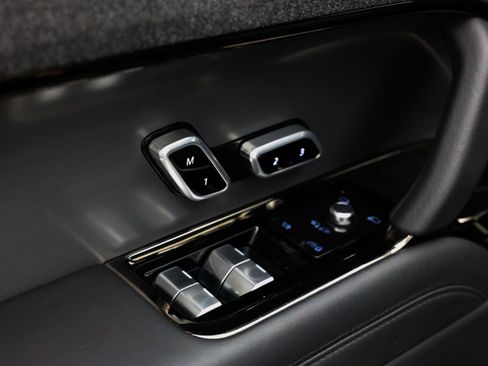 Used 2023 Land Rover Range Rover Sport SE AWD/4WD image 19