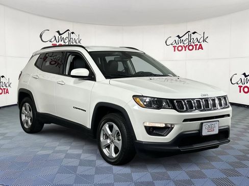 Used 2018 Jeep Compass Latitude image 3