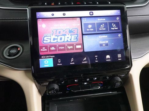 Used 2023 Jeep Grand Cherokee L Limited w/ Luxury Tech Group II image 16