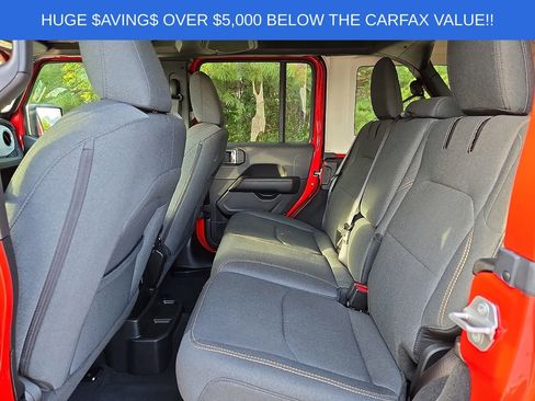 Used 2025 Jeep Wrangler Unlimited Sahara AWD/4WD image 10