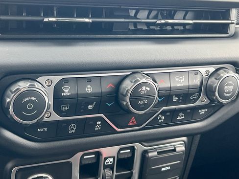 New 2026 Jeep Wrangler Unlimited Rubicon image 26