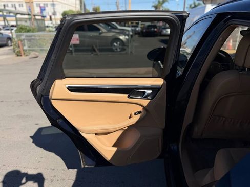 Used 2016 Porsche Macan S image 29