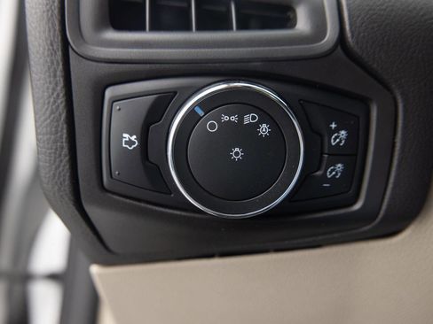 Used 2013 Ford Focus SE FWD image 34