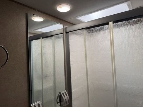 Used 2016 Ford E-450 and Econoline 450 Super Duty w/ Motorhome Prep Package image 65