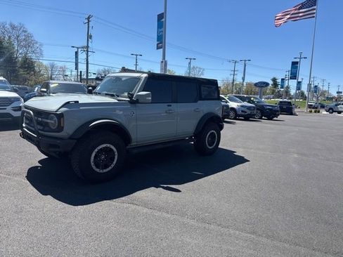 Used 2021 Ford Bronco Outer Banks w/ Sasquatch Package image 3