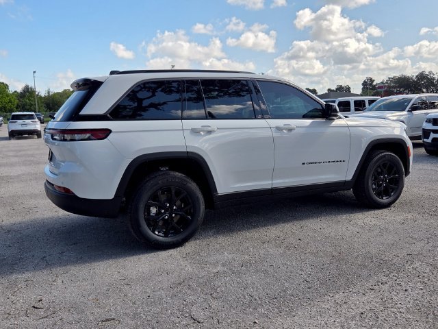 New 2026 Jeep Grand Cherokee Altitude RWD image 8
